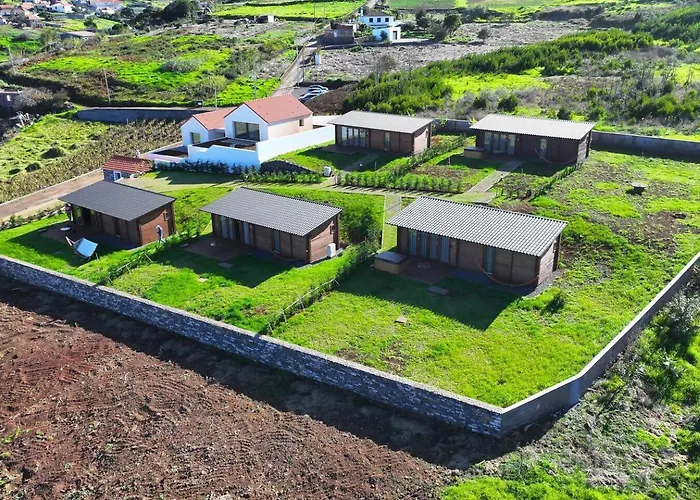 בקתה Sunset Eco Shelter 5 *